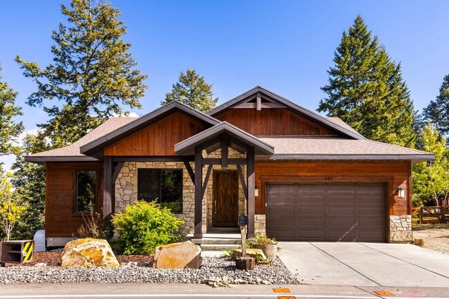 property at 485 Parkview Dr