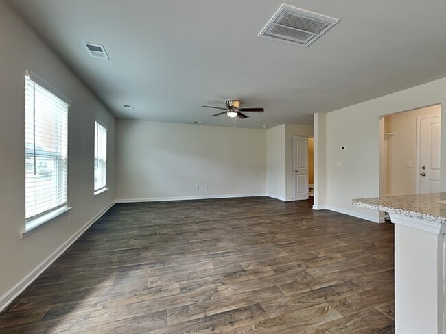 313 Flushing Bay Ct in Lexington, SC - Foto de edificio - Building Photo