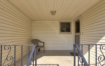 17119 Walnut Cir in Omaha, NE - Building Photo - Building Photo