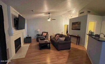 6334 W Potter Dr in Glendale, AZ - Building Photo - Building Photo