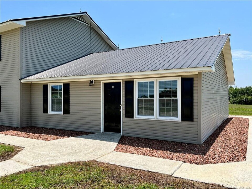 1829 Horne Camp Rd in Fairmont, NC - Building Photo