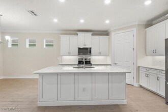 507 Polihale Wy in Naples, FL - Building Photo - Building Photo