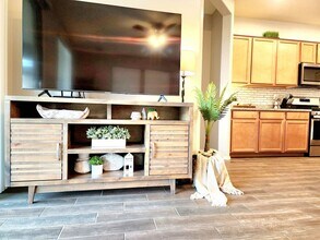 5256 W Leodra Ln in Phoenix, AZ - Building Photo - Building Photo