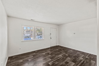 224 Zack Cir in Jacksonville, NC - Foto de edificio - Building Photo