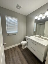2806 Bull Run, Unit Unit C in Taylor, TX - Building Photo - Building Photo