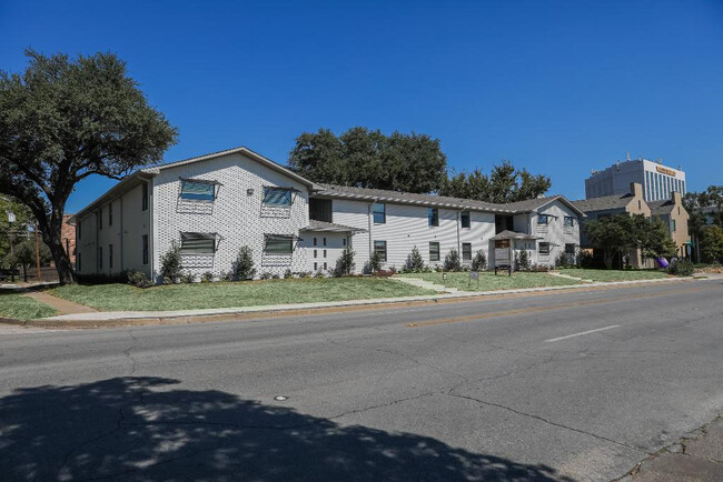 Lakewood Village in Dallas, TX - Foto de edificio - Building Photo