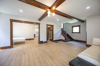 1496 E 107th St in Cleveland, OH - Building Photo - Building Photo