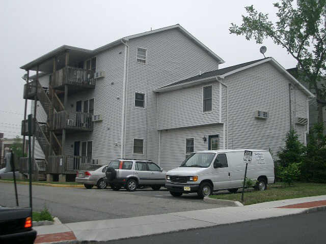 6 Grant St in Montclair, NJ - Foto de edificio - Building Photo