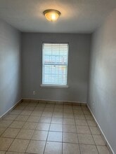 923 Epenard St in Dallas, TX - Foto de edificio - Building Photo