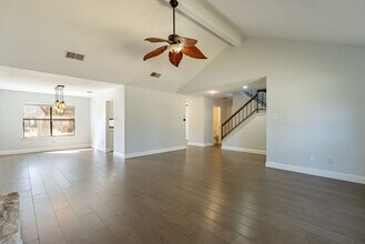 11936 Meadowfire Dr in Austin, TX - Foto de edificio - Building Photo