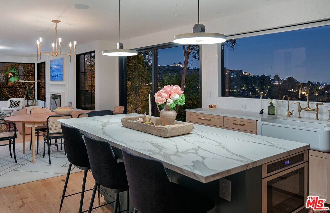 2720 Hollyridge Dr in Los Angeles, CA - Building Photo