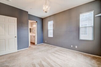 7568 Swan Cove Ct in Las Vegas, NV - Building Photo - Building Photo