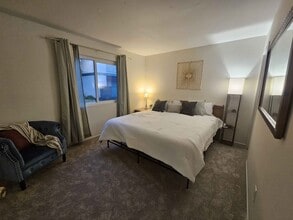 1811 E Grand Ave in Escondido, CA - Foto de edificio - Building Photo