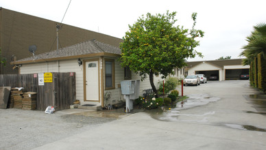 1950 Lafayette St in Santa Clara, CA - Foto de edificio - Building Photo