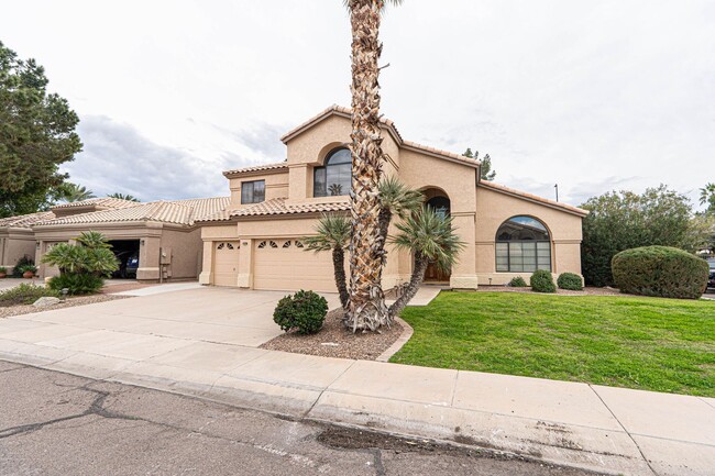 property at 1819 E Cascade Dr