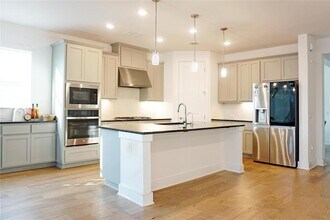 5712 Navajo Draw Ln in Austin, TX - Building Photo - Building Photo