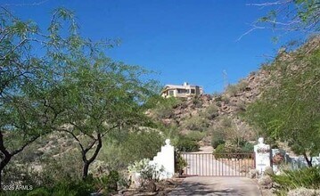 9233 E Omega St in Mesa, AZ - Building Photo - Building Photo