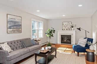 29 Burke Ln in Wellesley, MA - Building Photo - Building Photo