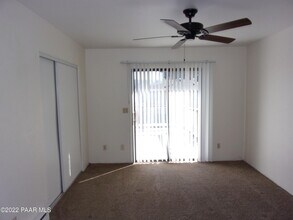 1299 Tapadero Dr-Unit -A in Dewey, AZ - Foto de edificio - Building Photo