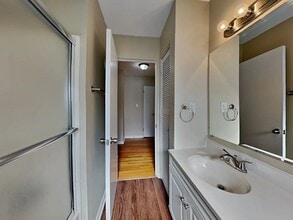 19 E Adams St in Villa Park, IL - Building Photo - Building Photo