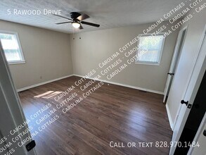 5 Rawood Dr in Travelers Rest, SC - Building Photo - Building Photo
