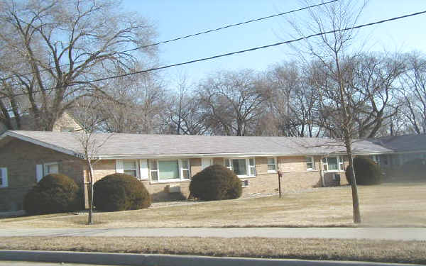 19325 S Wolf Rd in Mokena, IL - Foto de edificio