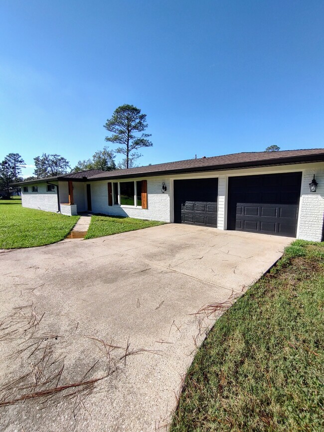 105 Rolling Hills Dr in Lumberton, TX - Building Photo - Building Photo