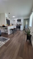 2119 Las Colinas Ave, Unit Eagle Rock Cottage in Los Angeles, CA - Building Photo