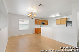3835 Mist Flower Dr in Converse, TX - Building Photo - Building Photo