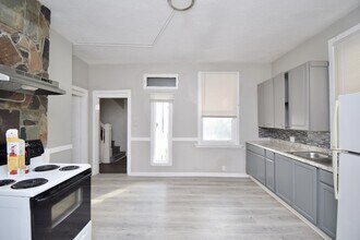 1859 Baltimore Ave in Cincinnati, OH - Building Photo - Building Photo