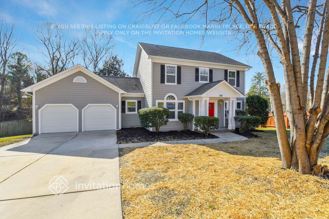 2901 Silkstream Ln in Charlotte, NC - Foto de edificio