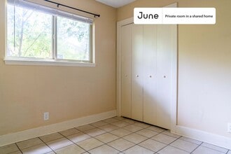 Private bedroom in 3 bed/2 bath Home in Austin, TX - Building Photo - Building Photo