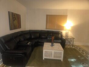 1012 W Hernandez St in Pensacola, FL - Building Photo - Building Photo