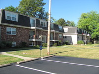 Kensard Manor in Mishawaka, IN - Foto de edificio - Building Photo