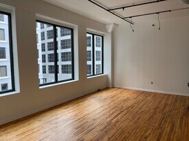 705 Main St, Unit 402 in Houston, TX - Building Photo