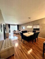 3225 Cypress Glen Way, Unit 105 in Naples, FL - Building Photo