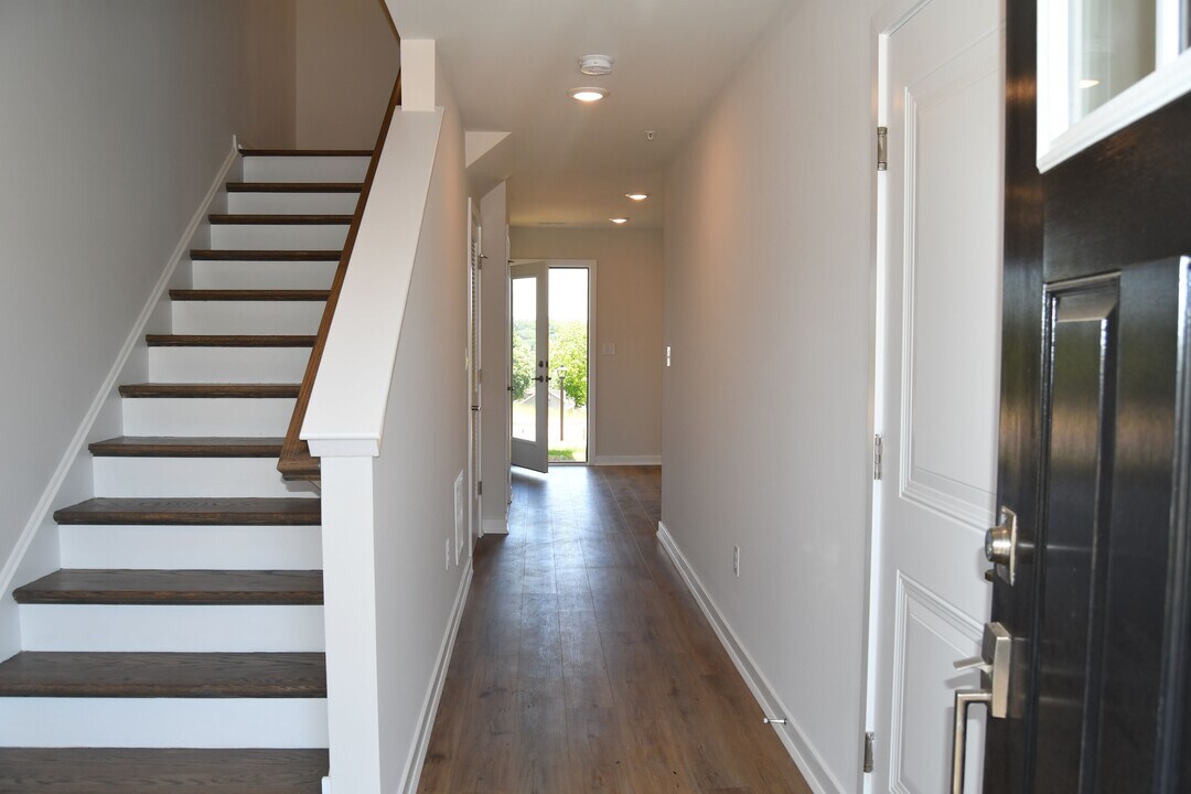 725 Peony Ln in Spring City, PA - Building Photo