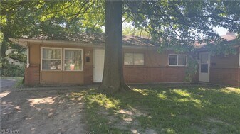 3016 Northgate Ave in Youngstown, OH - Building Photo