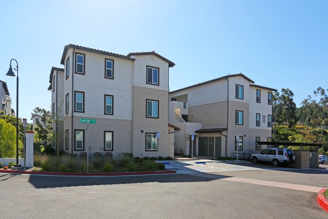 Villa Storia in Oceanside, CA - Building Photo