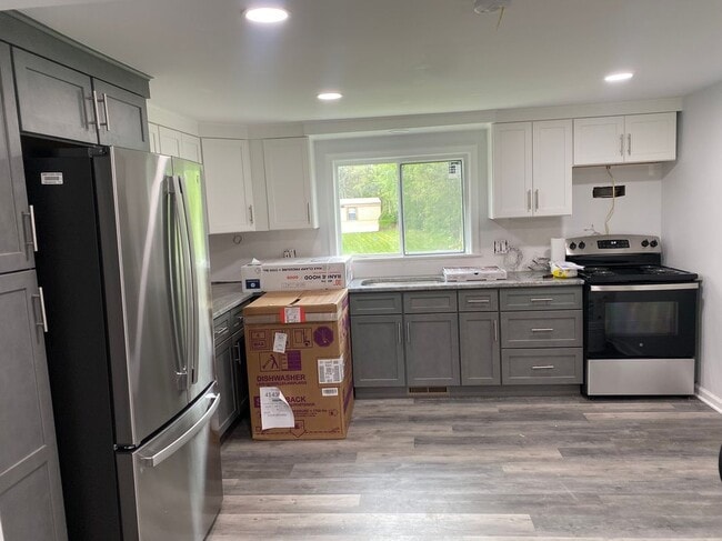 1574-Unit Middleway Pike in Bunker Hill, WV - Building Photo - Building Photo