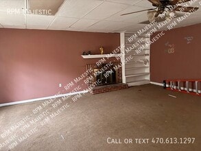 5247 Scofield Rd in College Park, GA - Building Photo - Building Photo