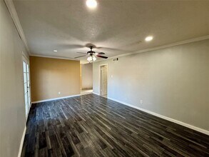 13834 New Village Ln in Sugar Land, TX - Building Photo - Building Photo