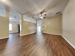 3264 Talisman Drive in Middleburg, FL - Foto de edificio - Building Photo