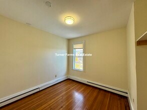 144 Hillside St, Unit 2F in Boston, MA - Building Photo - Building Photo