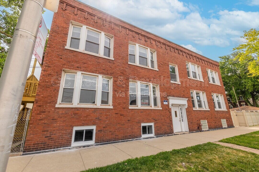 3517 S Lituanica Ave in Chicago, IL - Building Photo