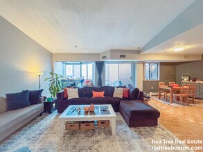 147 Kelton St, Unit 715 in Boston, MA - Building Photo - Building Photo