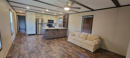 2651 Barron Rd in Keithville, LA - Foto de edificio - Building Photo