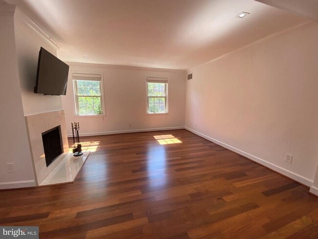 property at 527 Bashford Ln