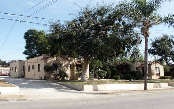 410-474 S 4th St in Alhambra, CA - Building Photo