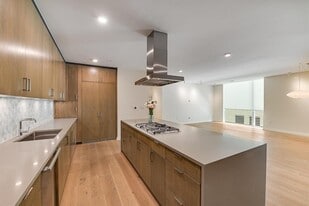 1010 W 10th St in Austin, TX - Building Photo